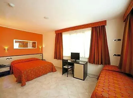 Cristina 3*