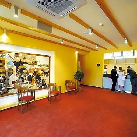 Cristina Hotel 3*